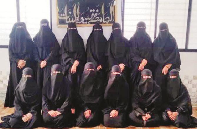  عالمہ کا کورس کرنے والی ۱۳؍طالبات کی نمایاں کامیابی